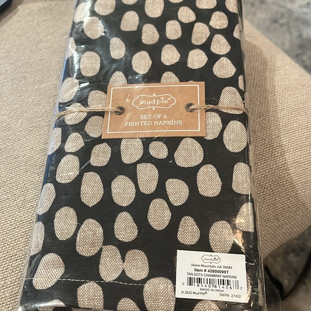 Mud Pie Black with Tan Dots Napkin Set (Four)/NWT - Picture 3 of 6